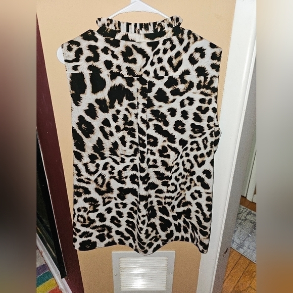 Calvin Klein Women's Blouse Cheeta Print XL - Picture 3 of 4